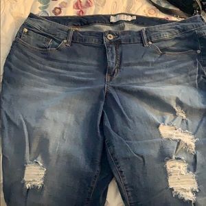 Torrid distressed crop jeans size 24